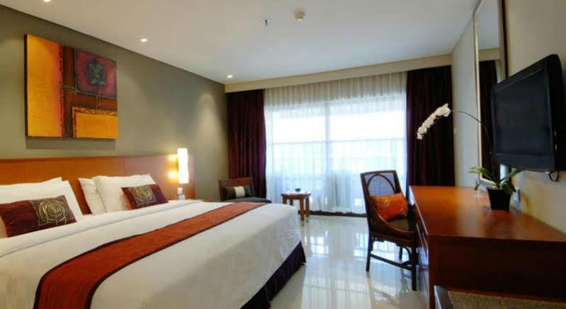 Bali Dynasty Resort Kuta  Exterior photo